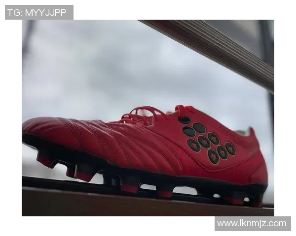 足球明星脚下的传奇鞋履探索与背后的故事揭秘